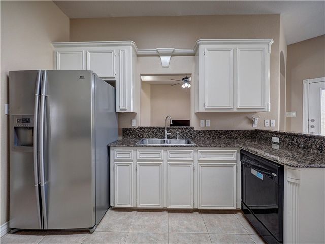 6825 King George Pl, Corpus Christi, TX 78414