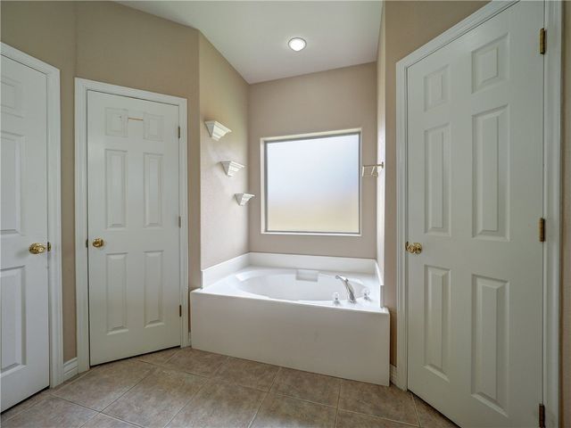6825 King George Pl, Corpus Christi, TX 78414