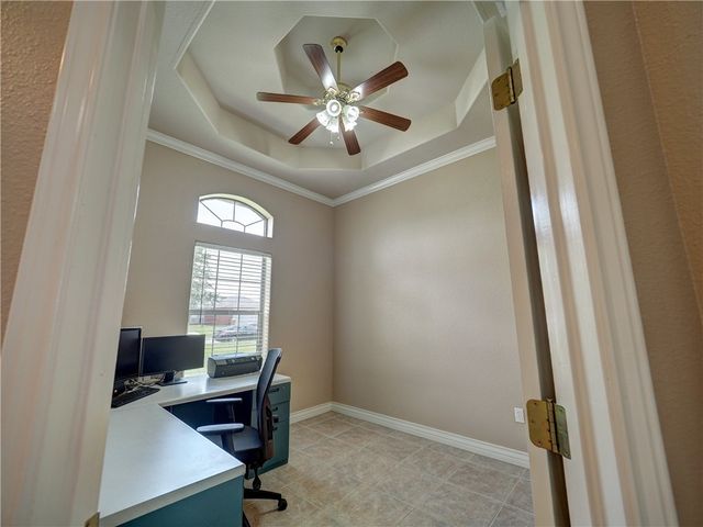 6825 King George Pl, Corpus Christi, TX 78414