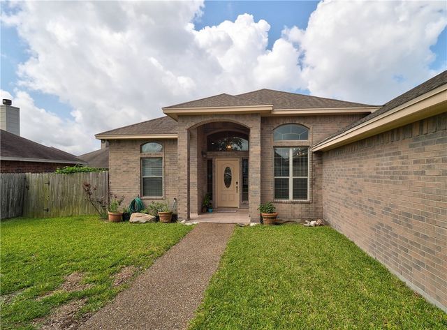 6825 King George Pl, Corpus Christi, TX 78414