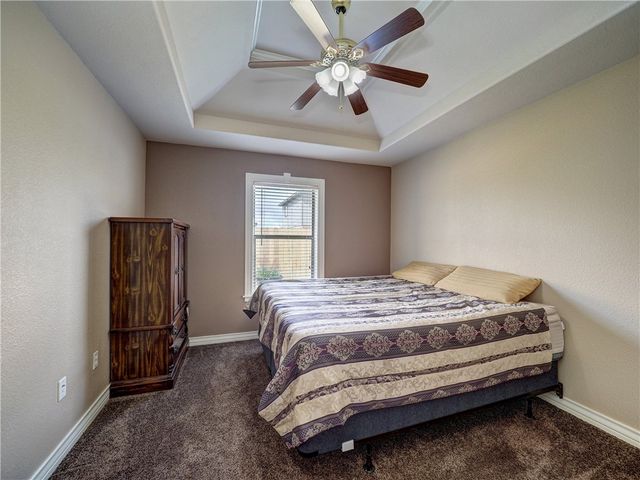 6825 King George Pl, Corpus Christi, TX 78414