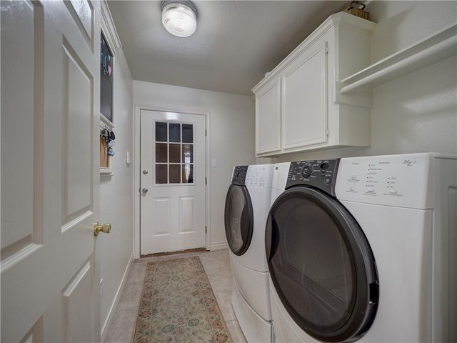 6825 King George Pl, Corpus Christi, TX 78414