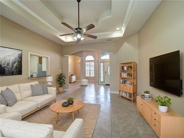 6825 King George Pl, Corpus Christi, TX 78414