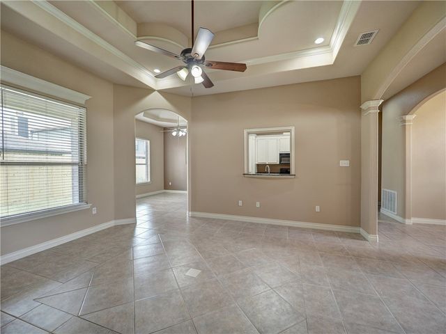 6825 King George Pl, Corpus Christi, TX 78414