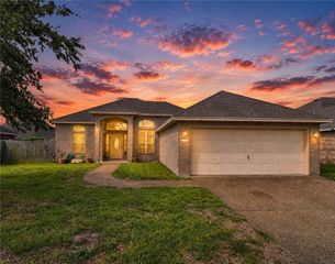 6825 King George Pl, Corpus Christi, TX 78414