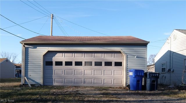 652 Ohio Ave., Mcdonald, OH 44437