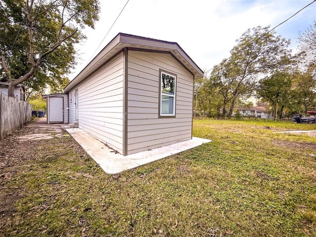 1315 Whitley Drive, Dallas, TX 75217