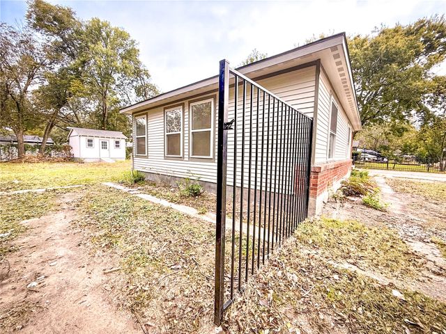 1315 Whitley Drive, Dallas, TX 75217