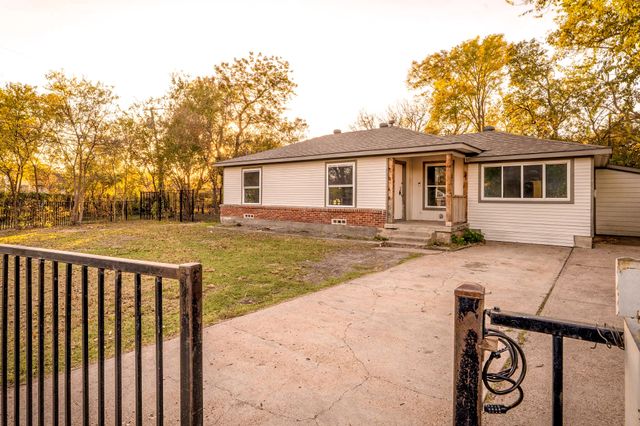 1315 Whitley Drive, Dallas, TX 75217