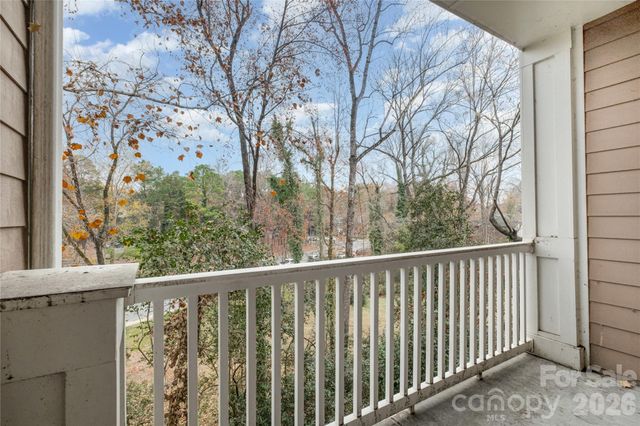 1000 E Woodlawn Road 217, Charlotte, NC 28209