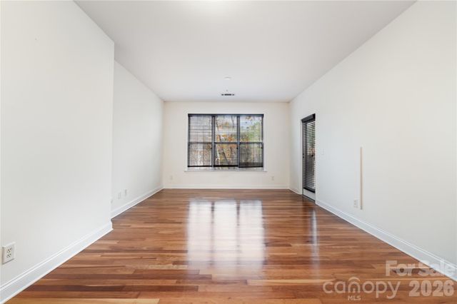 1000 E Woodlawn Road 217, Charlotte, NC 28209