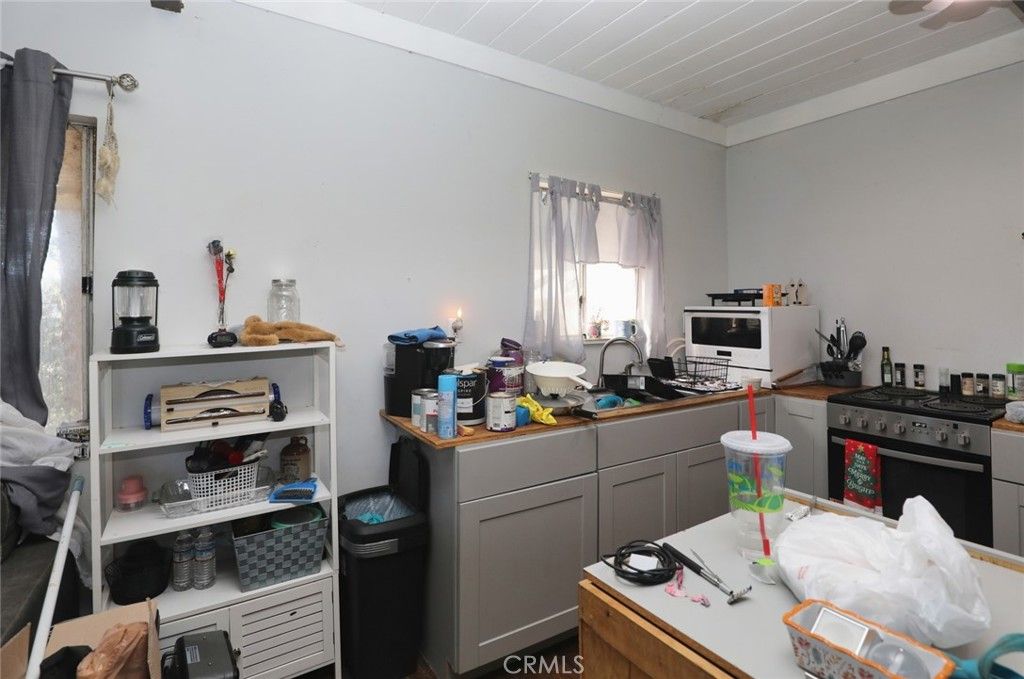 Image 12 of property listing at 12637 Lakeview, Clearlake Oaks, CA 95423