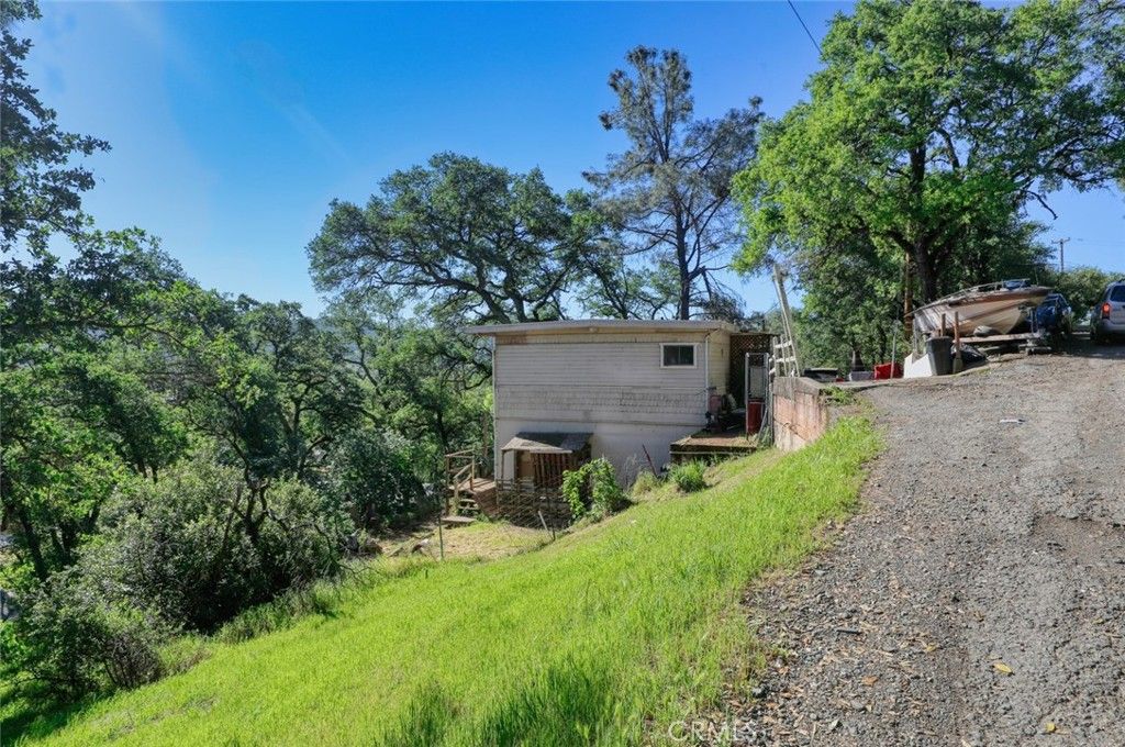 Image 2 of property listing at 12637 Lakeview, Clearlake Oaks, CA 95423