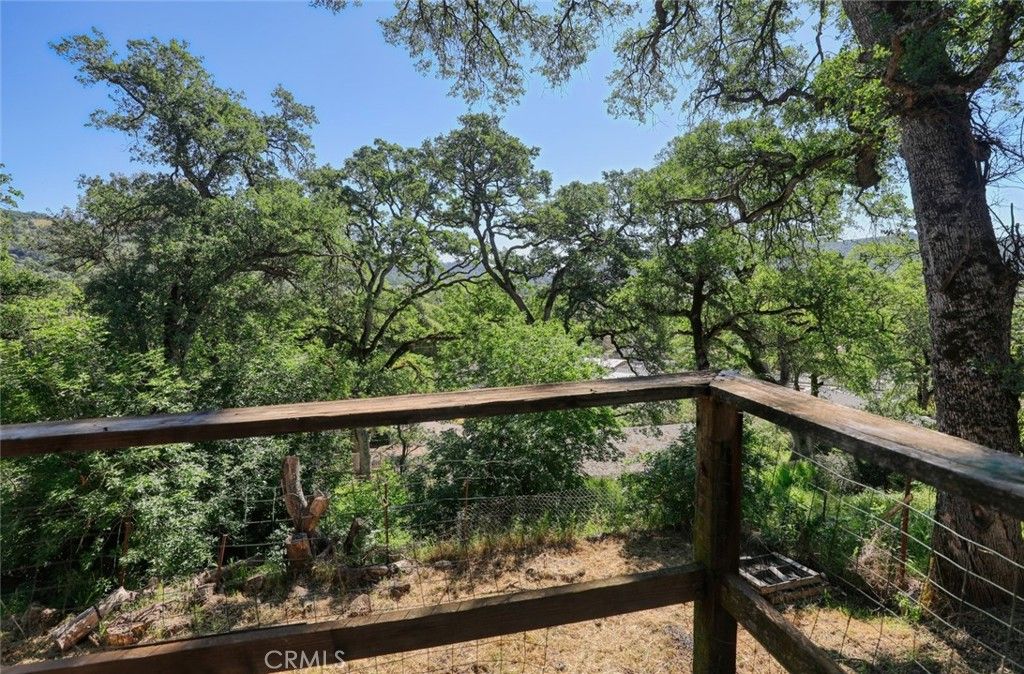 Image 20 of property listing at 12637 Lakeview, Clearlake Oaks, CA 95423