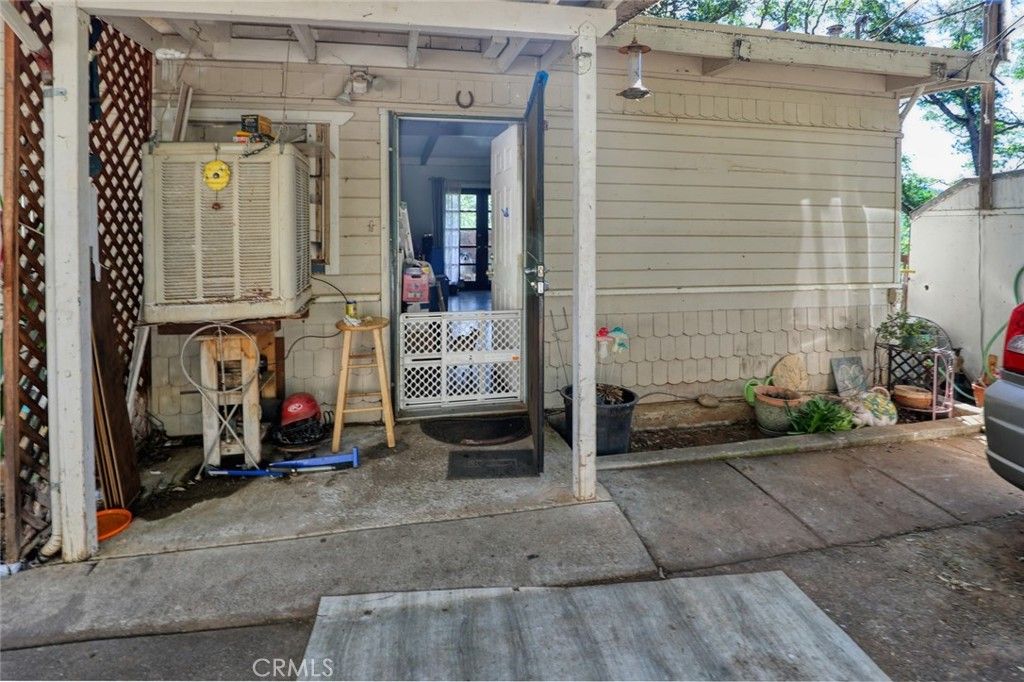 Image 4 of property listing at 12637 Lakeview, Clearlake Oaks, CA 95423