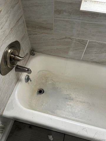 23443 Donaldson Street, Clinton Charter Township, MI 48035