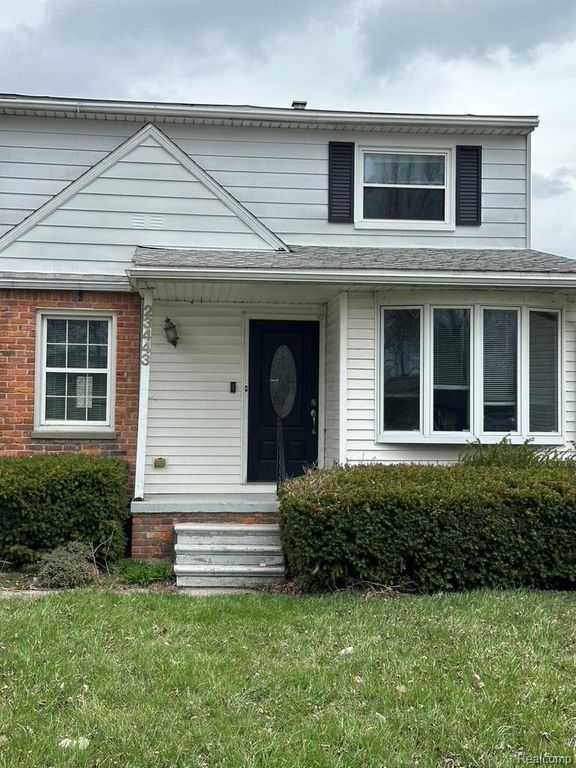 23443 Donaldson Street, Clinton Charter Township, MI 48035