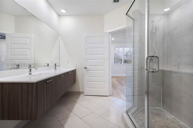 6425 NW 103rd Pl 101, Doral, FL 33178