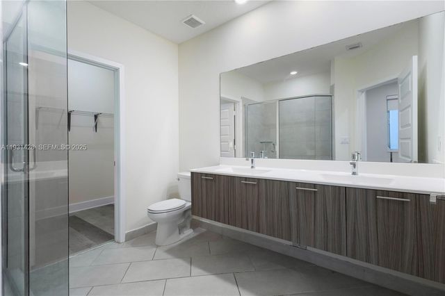 6425 NW 103rd Pl 101, Doral, FL 33178