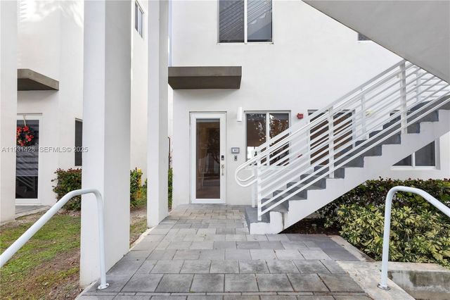 6425 NW 103rd Pl 101, Doral, FL 33178