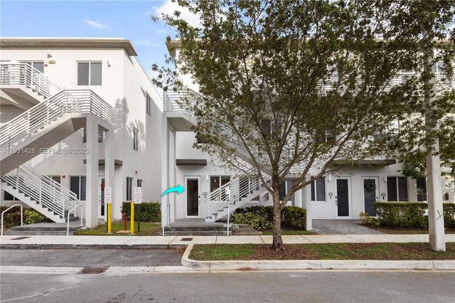 6425 NW 103rd Pl 101, Doral, FL 33178