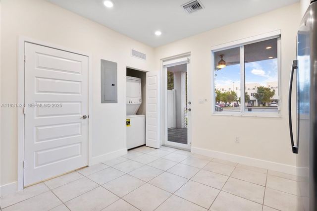 6425 NW 103rd Pl 101, Doral, FL 33178