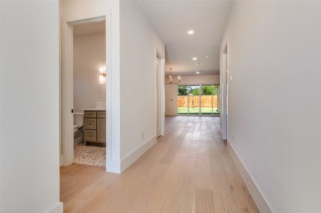 4207 Bonham Street, Dallas, TX 75229