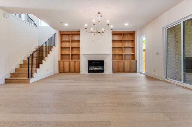 4207 Bonham Street, Dallas, TX 75229