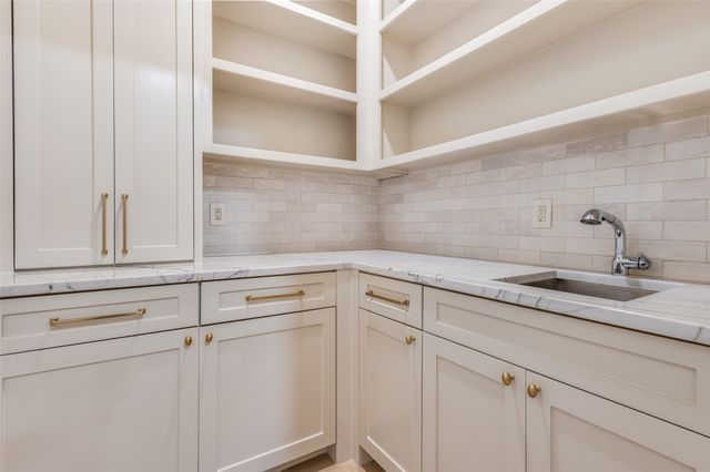 4207 Bonham Street, Dallas, TX 75229