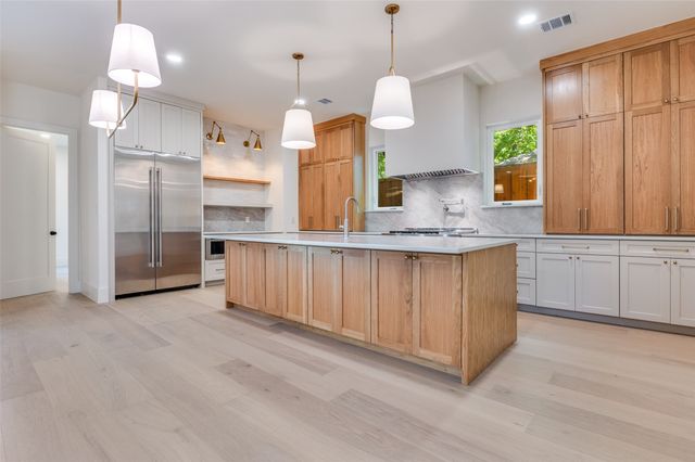 4207 Bonham Street, Dallas, TX 75229