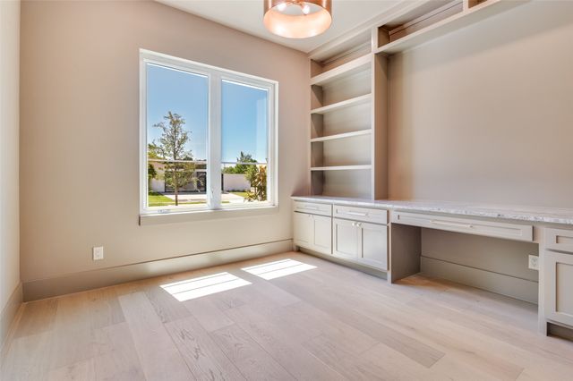 4207 Bonham Street, Dallas, TX 75229