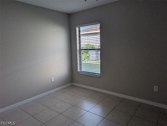 1935 NE 6th ST, Cape Coral, FL 33909