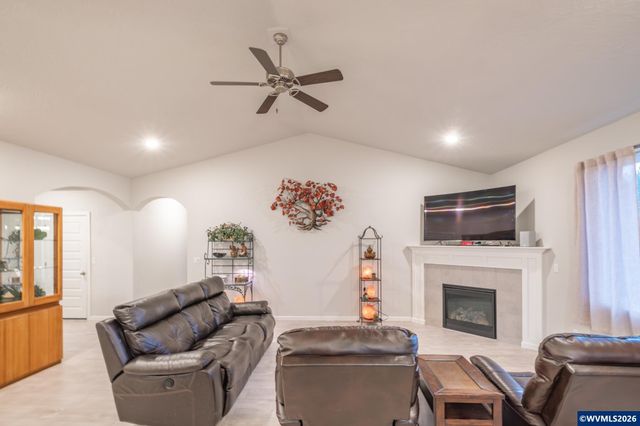 6351 NE Ramble St, Albany, OR 97321