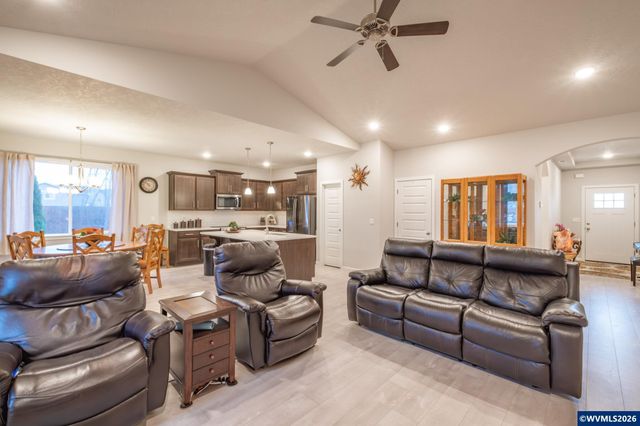 6351 NE Ramble St, Albany, OR 97321