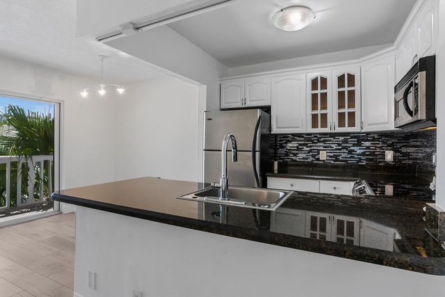 4201 S Ocean Boulevard J4, South Palm Beach, FL 33480