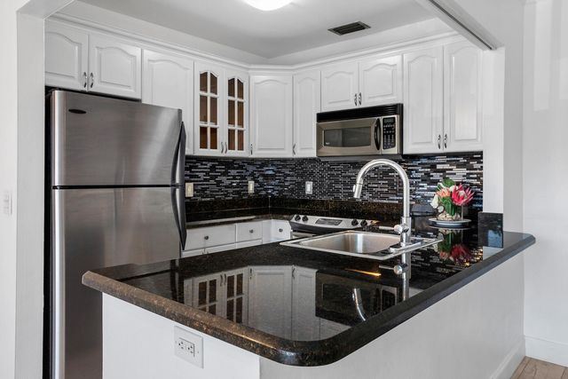 4201 S Ocean Boulevard J4, South Palm Beach, FL 33480