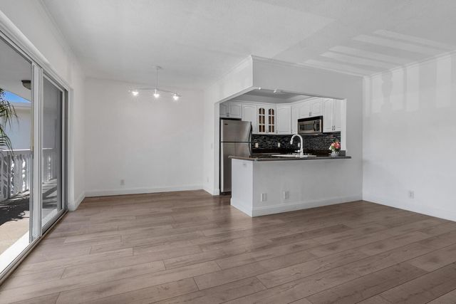 4201 S Ocean Boulevard J4, South Palm Beach, FL 33480