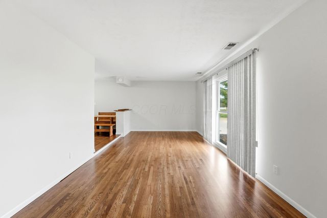 854 S Section Line Road, Delaware, OH 43015