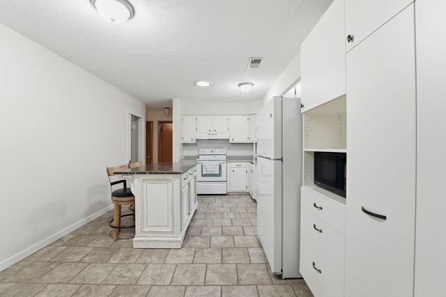 854 S Section Line Road, Delaware, OH 43015