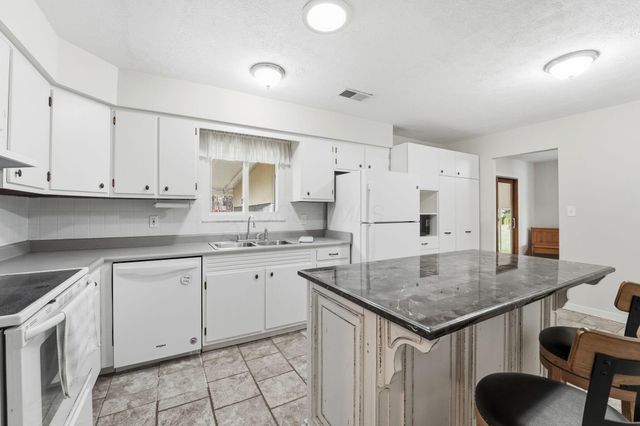 854 S Section Line Road, Delaware, OH 43015