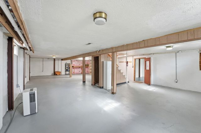 854 S Section Line Road, Delaware, OH 43015