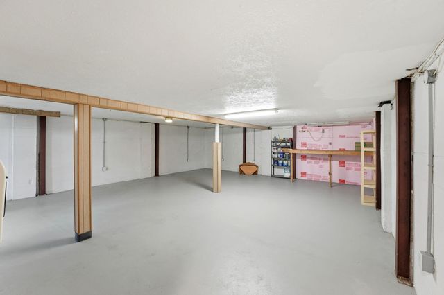 854 S Section Line Road, Delaware, OH 43015