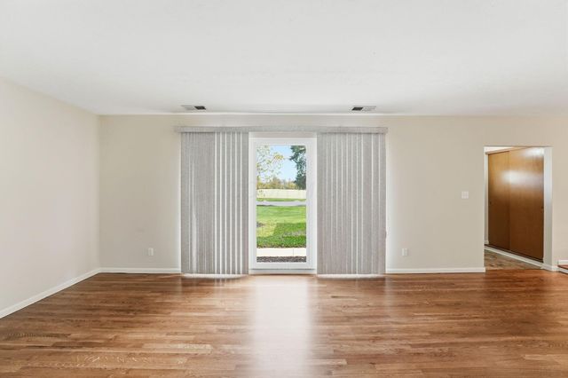 854 S Section Line Road, Delaware, OH 43015