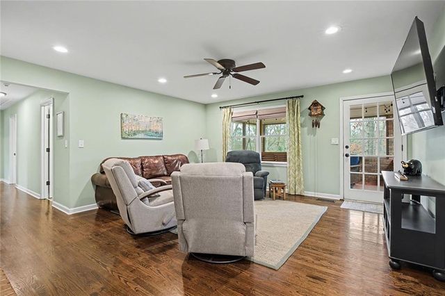 3690 Hickory SE Circle, Smyrna, GA 30080