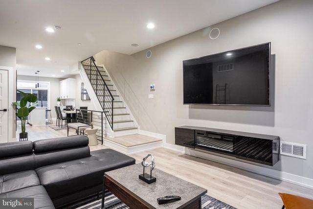 2242 N REESE ST, Philadelphia, PA 19133