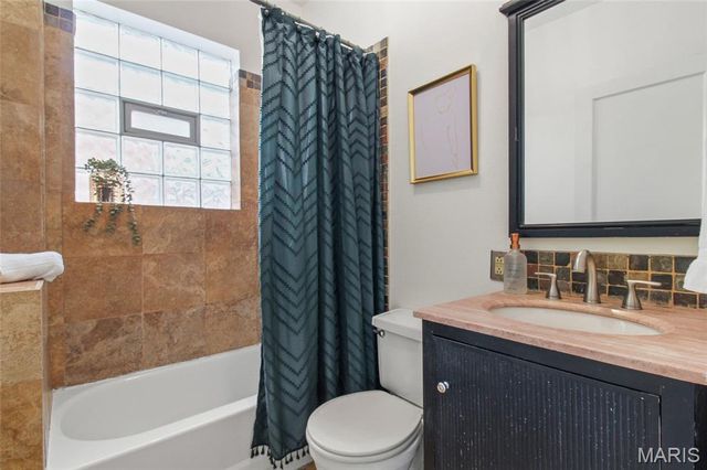 4930 Nagel Avenue, St Louis, MO 63109