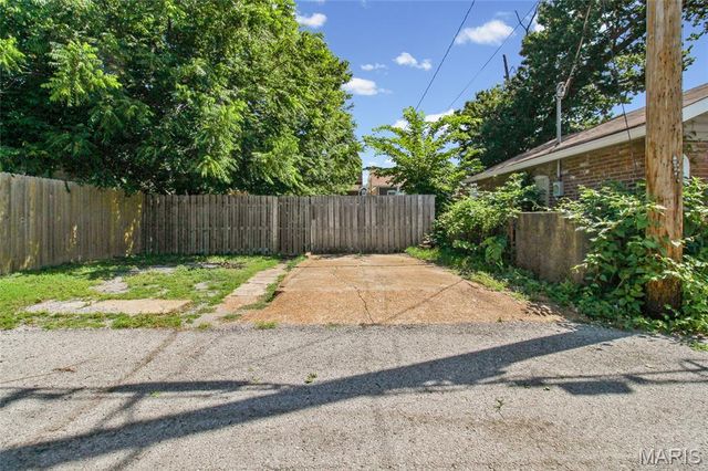 4930 Nagel Avenue, St Louis, MO 63109