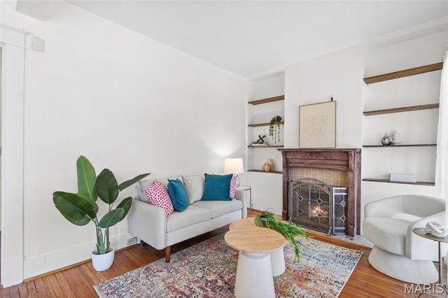 4930 Nagel Avenue, St Louis, MO 63109