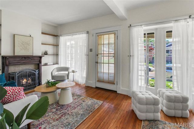 4930 Nagel Avenue, St Louis, MO 63109