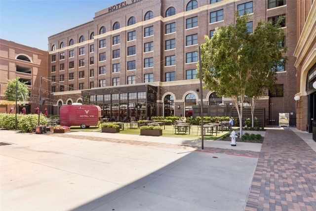 1110 S Pine Street, Grapevine, TX 76051